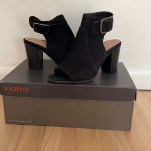 Vionic Blakey heels